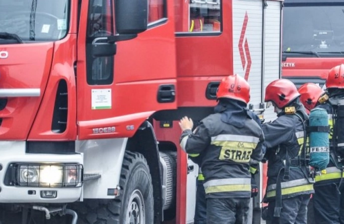 {W Olsztynie doszło do wycieku niebezpiecznej substancji przy ul. Cementowej.}